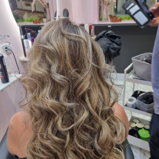 Urban beauty #beograd Pramenovi Pramenovi na foliju/Balayage /Ombre/ Sombre + preliv - duga kosa (ko
