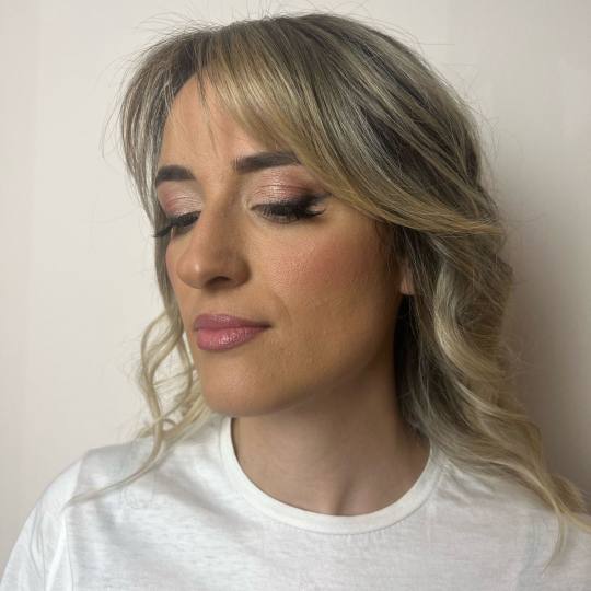 Hair Studio Marina #beograd Make-up / šminkanje Profesionalno šminkanje Feniranje  talasi i šmink
