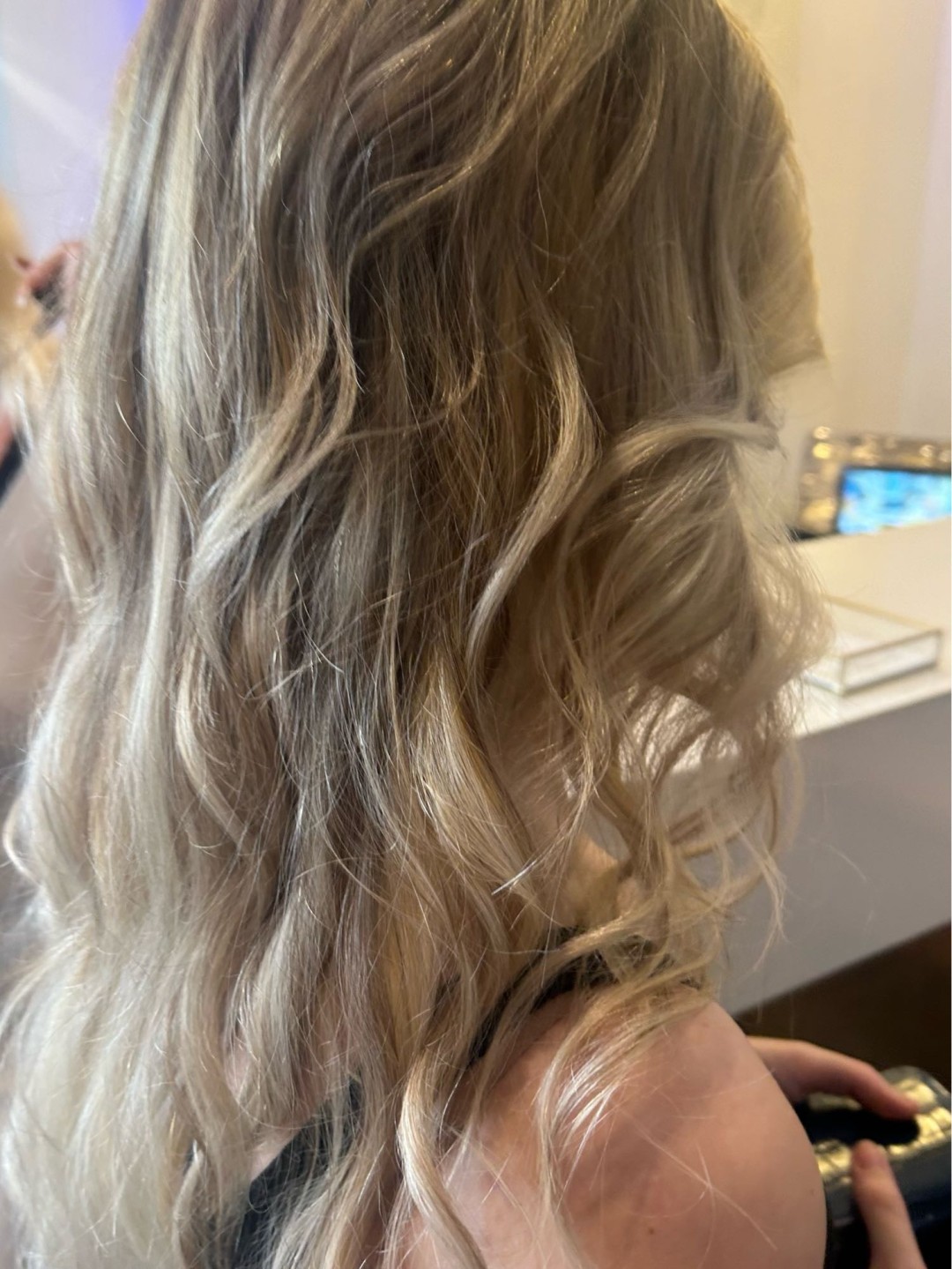 Esthetique Privé #beograd Feniranje i stilizovanje BALAYAGE + preliv +feniranje