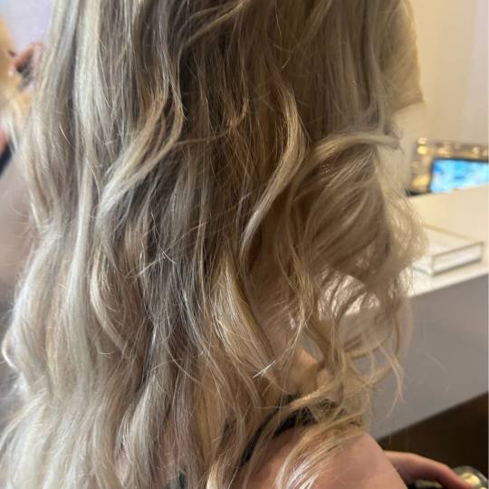 Esthetique Privé #beograd Feniranje i stilizovanje BALAYAGE + preliv +feniranje