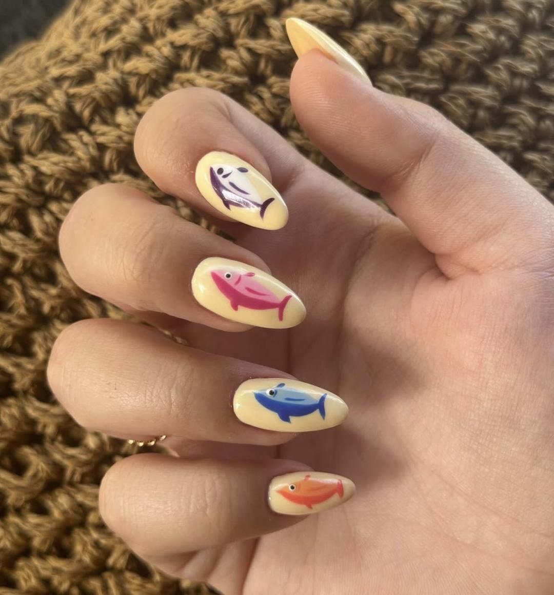 Crtanje po noktu - jednostavniji crtež - Del Art L, Beograd Ukrašavanje noktiju Nokti Ukrašavanje noktiju, Beograd, Slavija, Autokomanda, Neimar