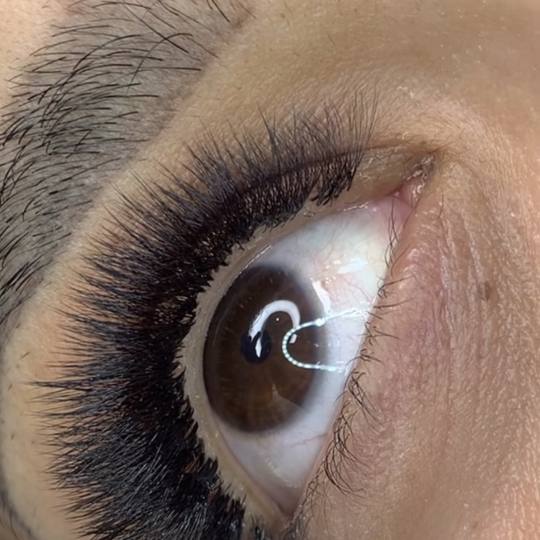 Nini beauty studio #beograd Nadogradnja trepavica Nadogradnja trepavica - ruski volumen