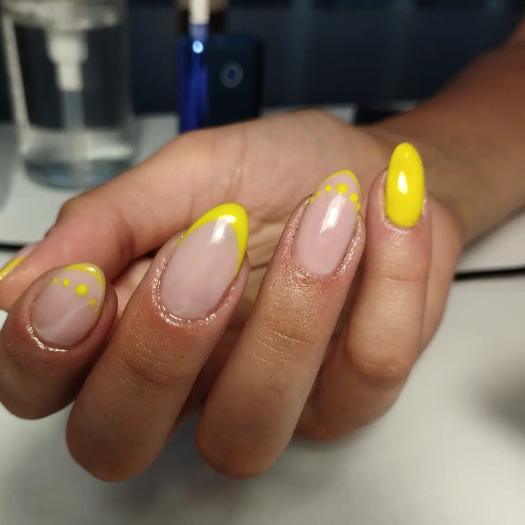 Beautystudio Dasha #beograd Korekcija noktiju Korekcija izlivanja noktiju gelom