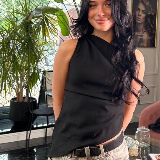 Esthetique Privé #beograd Šišanje Žensko šisanje +tretman za hidrataciju kose+ feniranje - sve 