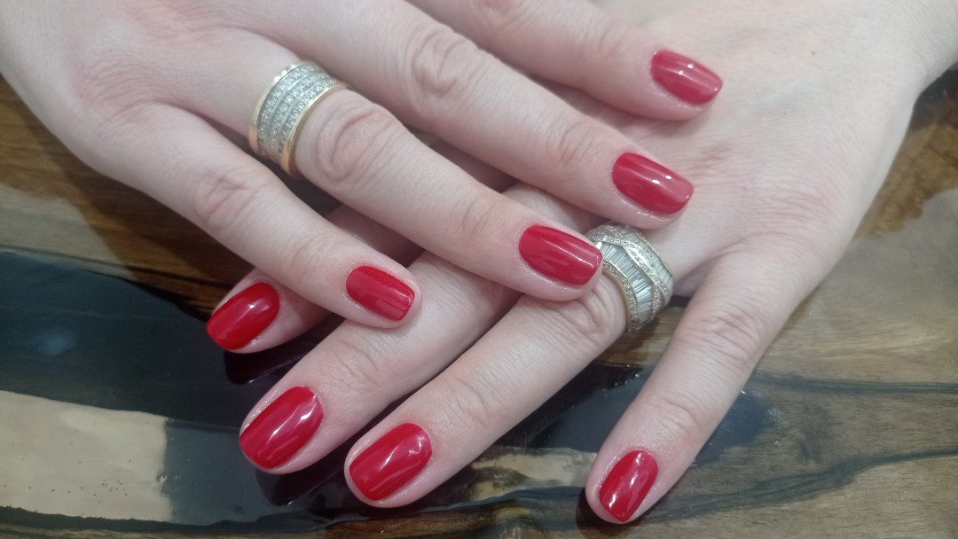 Gel lak - ruke - IQ aesthetic, Beograd Gel lak Nokti Gel lak, Beograd, Karaburma, Višnjička banja