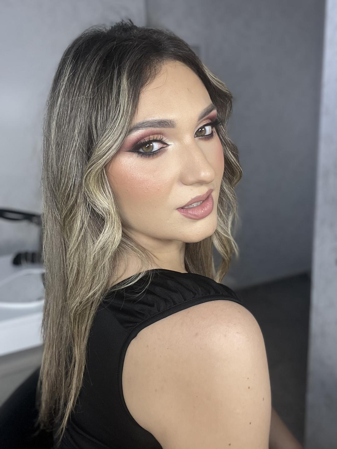 Profesionalno šminkanje + veštačke trepavice - Artist Alex Studio, Niš Make-up / šminkanje Lice Make-up / šminkanje, Niš, Medijana