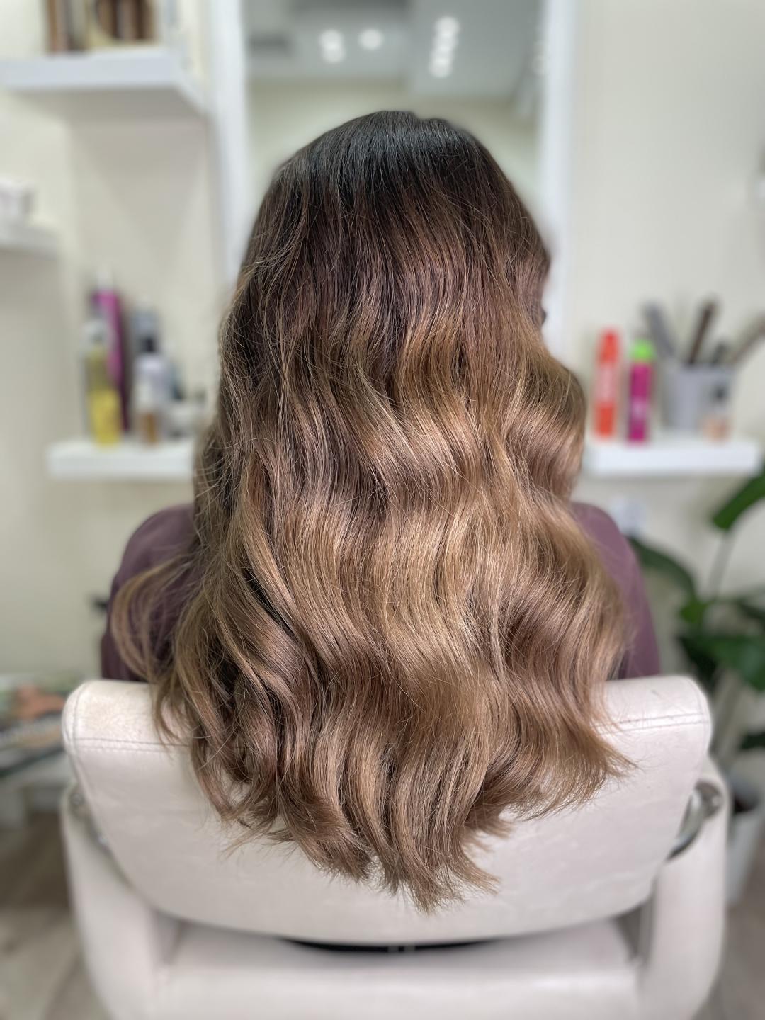 Amelie Hair and Beauty #beograd Farbanje kose Preliv cele dužine - veoma duga kosa do polovine leđa