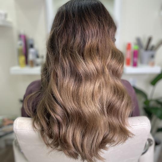Amelie Hair and Beauty #beograd Farbanje kose Preliv cele dužine - veoma duga kosa do polovine leđ