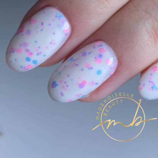 Mademoiselle Beauty #beograd Ojačavanje noktiju Korekcija ojačavanja noktiju gelom - M dužina - r