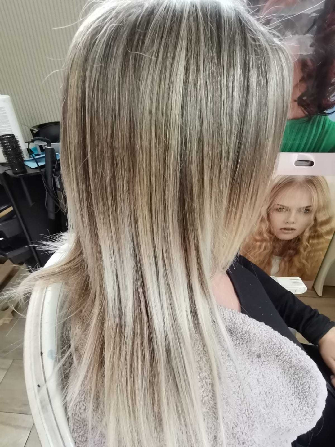 Bibi beauty centar #beograd Pramenovi Pramenovi na foliju u 1 / 2 boje / blanšem + preliv - kosa srednje dužine