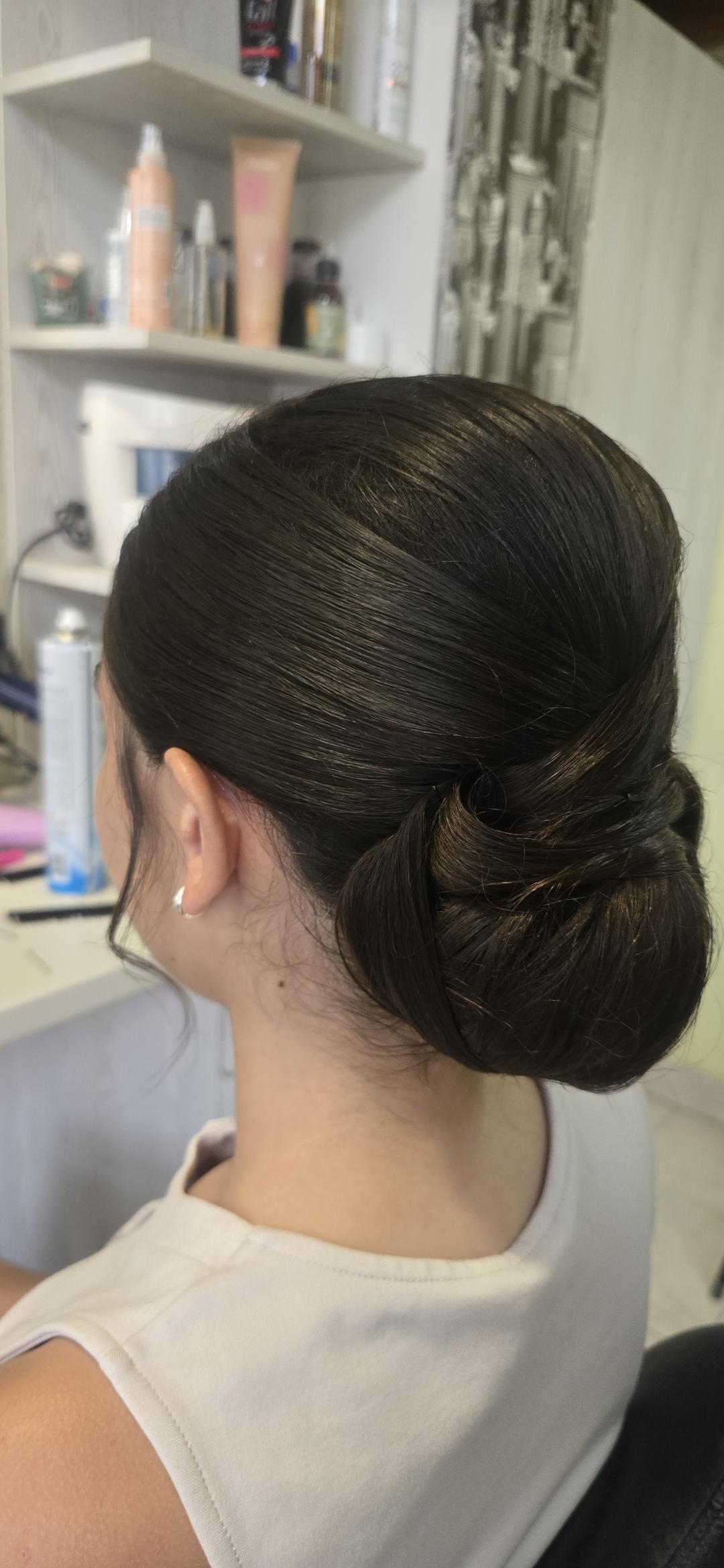 Lilla #novisad Svečane i frizure za svadbu Svečana frizura - duga kosa