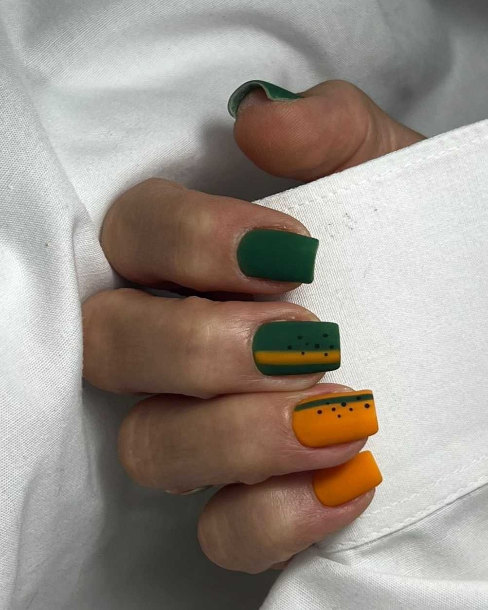 Manikir + gel lak - SunBox, Beograd Gel lak Nokti Gel lak, Beograd, Vidikovac, Petlovo brdo, Labudovo brdo
