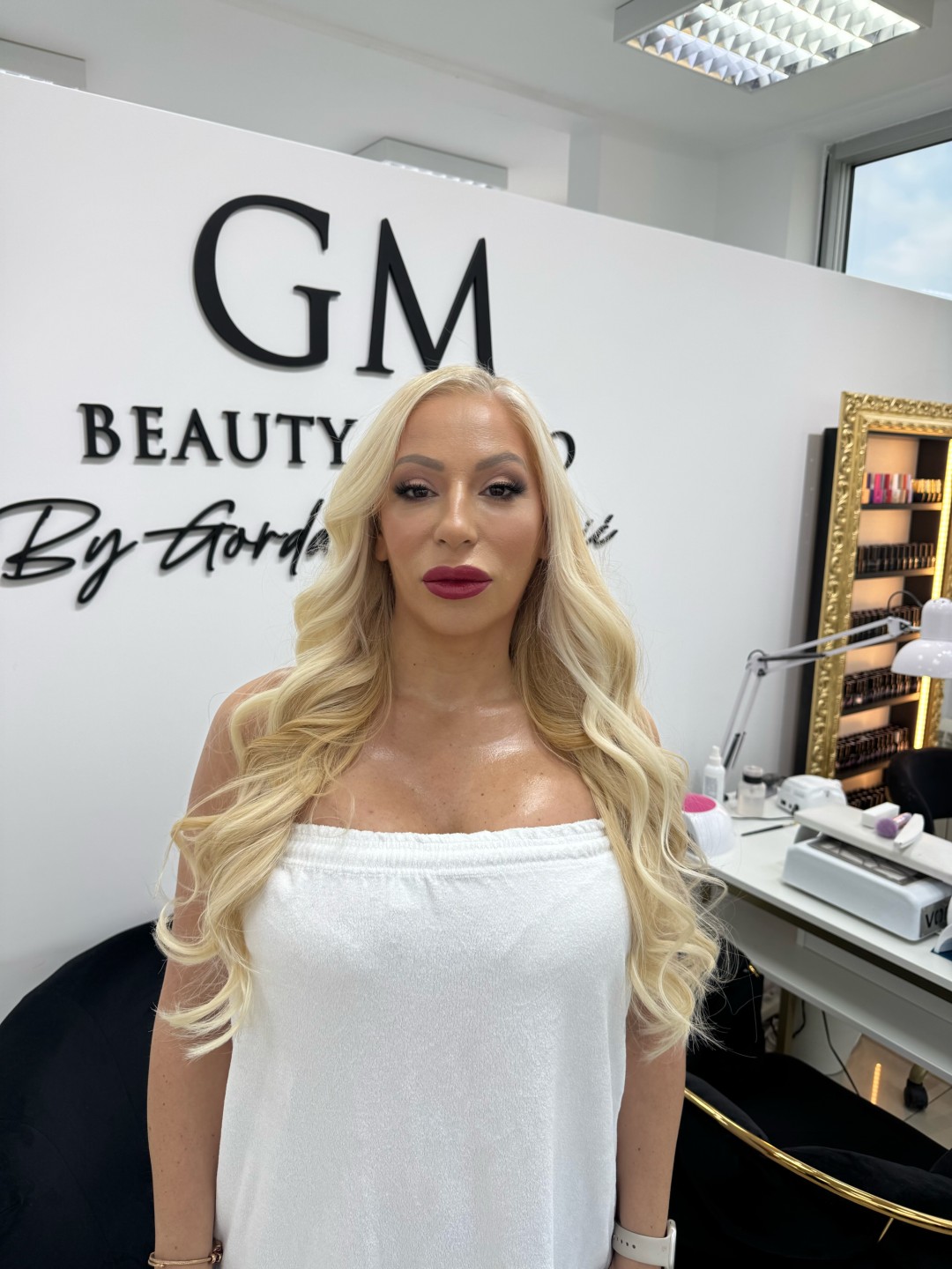 GM Beauty studio #beograd Feniranje i stilizovanje Feniranje na talase - ekstra duga kosa
