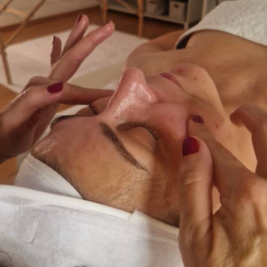 Glow Holistic Studio usluga