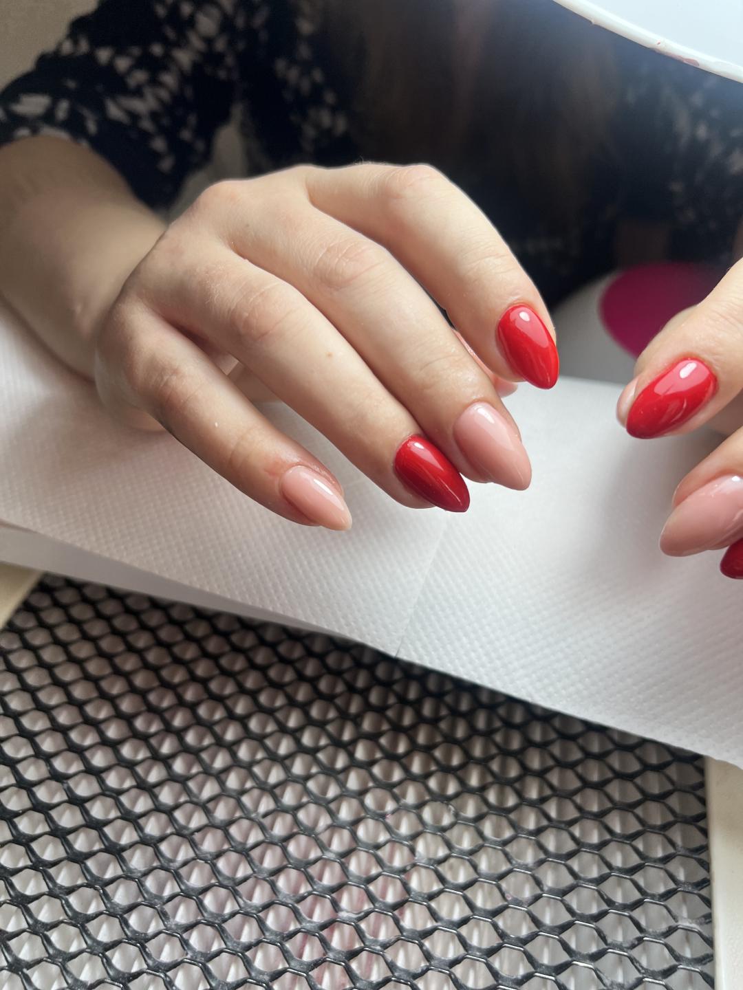 Izlivanje noktiju gelom - S / M dužine - Studio 3S, Beograd Izlivanje noktiju Nokti Izlivanje noktiju, Beograd, Zemun Centar