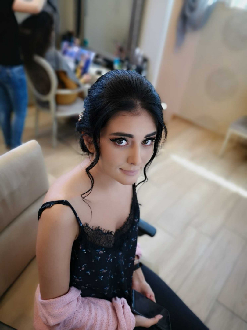 Bibi beauty centar #beograd Make-up / šminkanje Profesionalno šminkanje + svečana frizura - za maturante