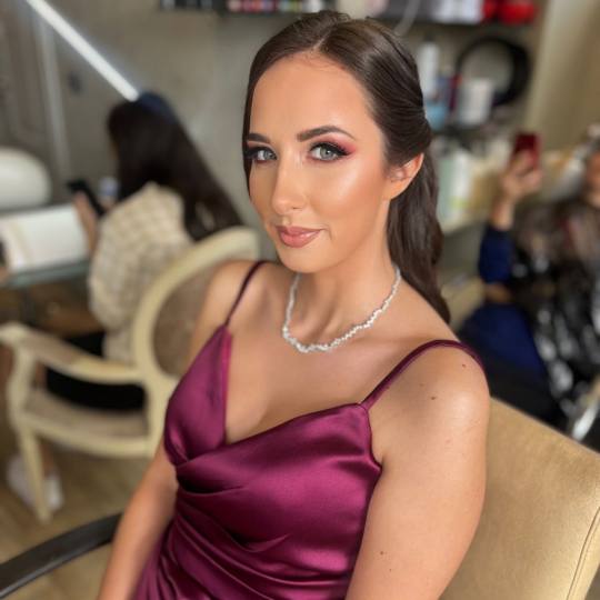 Bibi beauty centar #beograd Make-up / šminkanje Profesionalno šminkanje + veštačke trepavice Mak
