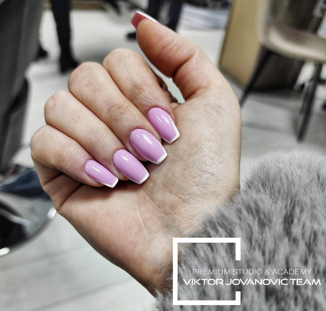 Korekcija noktiju - S velicina - BEAUTY CENTER Viktor Jovanović, Subotica Izlivanje noktiju Nokti Izlivanje noktiju, Subotica, Centar