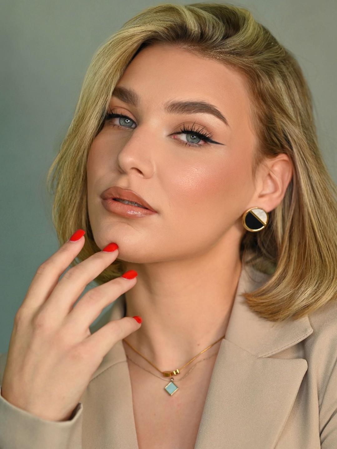 Profesionalno šminkanje - glam šminka - Ivana Vit, Beograd Make-up / šminkanje Lice Make-up / šminkanje, Beograd, Zvezdara
