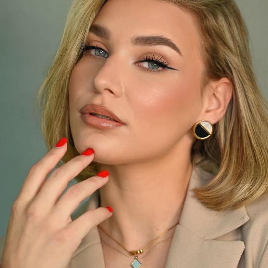 Ivana Vit #beograd Make-up / šminkanje Profesionalno šminkanje - glam šminka Ajlajner koji izduż