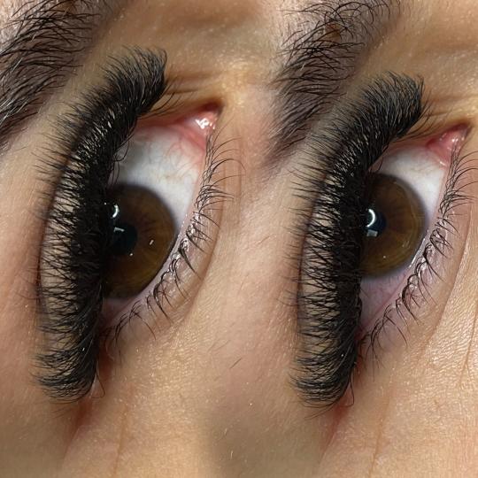 Mask #beograd Nadogradnja trepavica Nadogradnja svilenih trepavica - ruski volumen