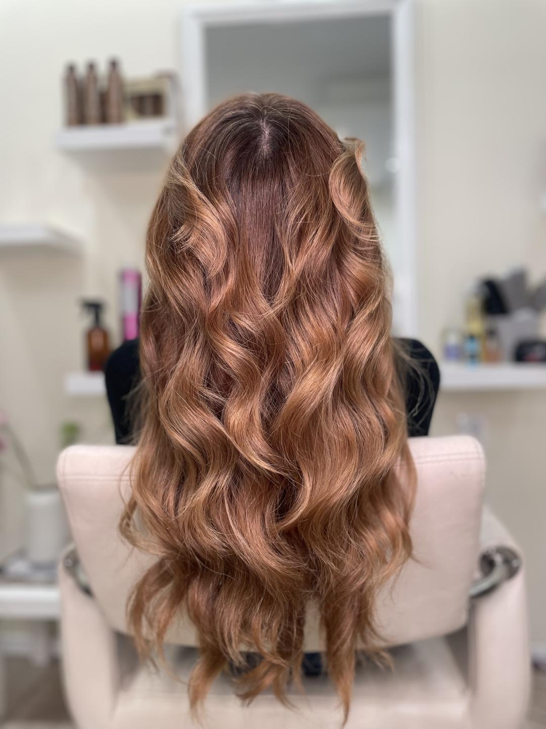Amelie Hair and Beauty #beograd Feniranje i stilizovanje Feniranje na lokne / talase - duga kosa preko ramena