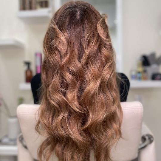 Amelie Hair and Beauty #beograd Feniranje i stilizovanje Feniranje na lokne / talase - duga kosa pre