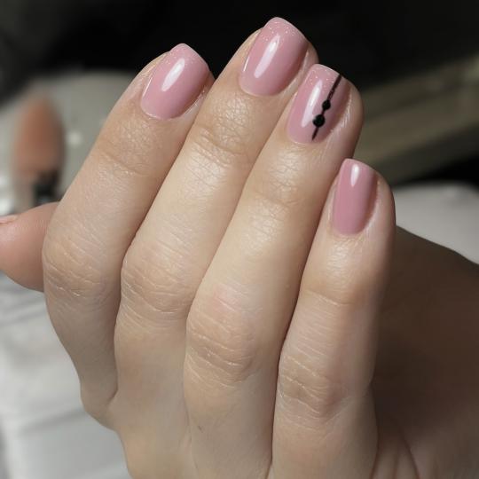 Nails Studio #beograd Ojačavanje noktiju Gel lak / rubber baza