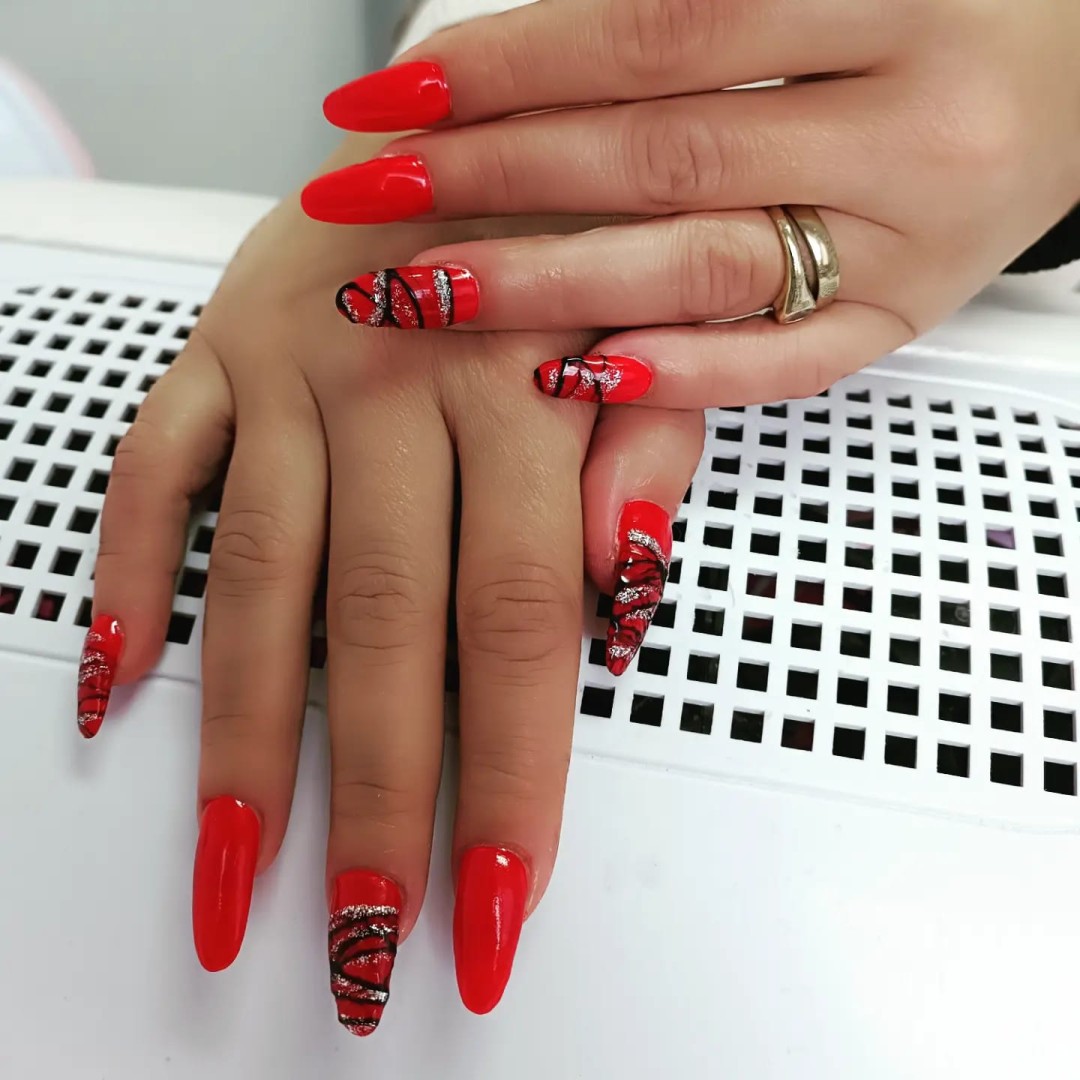 Taci nail art #beograd Korekcija noktiju Korekcija izlivanja / nadogradnje noktiju