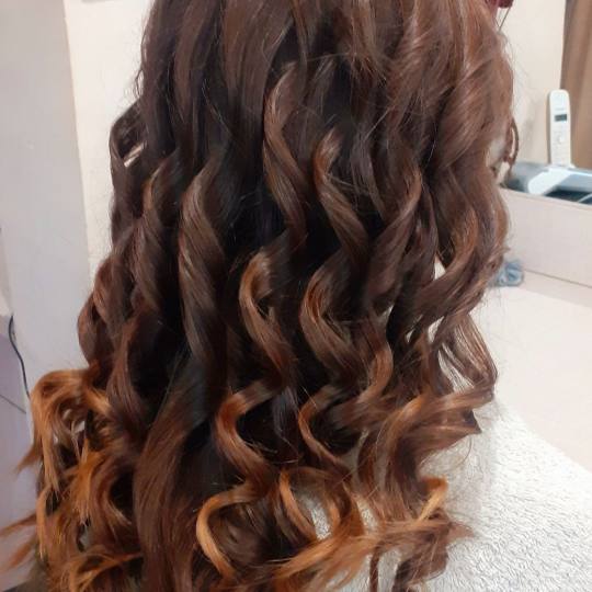 Salon Lepote Kaja #beograd Feniranje i stilizovanje Feniranje na lokne - ekstra duga kosa