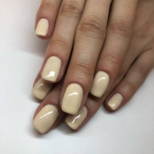 Mademoiselle Beauty #beograd Gel lak Gel lak - ruke sa aparatnim manikirom