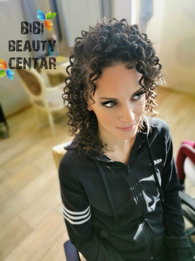 Bibi beauty centar #beograd Uvijanje, lokne i talasi Afro lokne - kosa srednje dužine