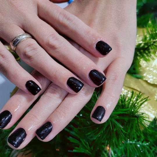 Salon Lepote Kaja #beograd Gel lak Gel lak - ruke Počele novogodišnja euforija.Naša Milena je po
