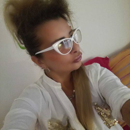 Womanizer #beograd Svečane i frizure za svadbu pundja Punđa - sve dužine kose Punđa je frizura k