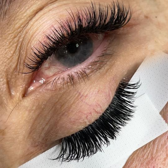 Mask #beograd Nadogradnja trepavica Nadogradnja svilenih trepavica - 2D