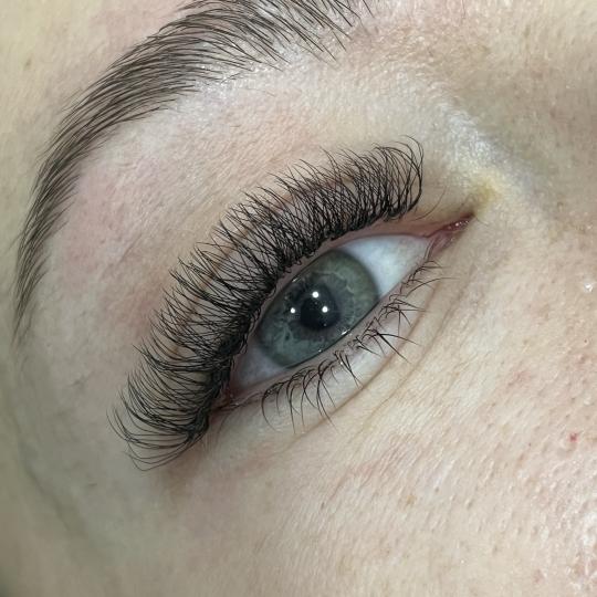 Princess beauty #nis Nadogradnja trepavica Nadogradnja trepavica W volumen