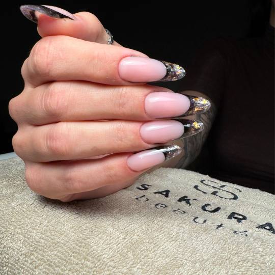 Sakura beauté #beograd Izlivanje noktiju Izlivanje noktiju gelom - sve dužine Savremeni badem-grad