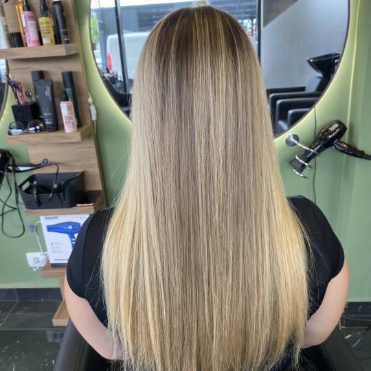 Amaya BeautyConcept #beograd Pramenovi Pramenovi na foliju - kosa srednje dužine Pramenovi srednja 