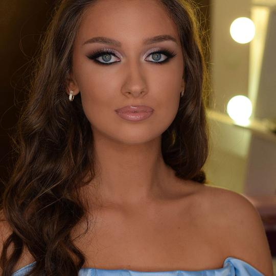 Ivana Vit #beograd Make-up / šminkanje Šminkanje za maturu Glam makeup za maturu