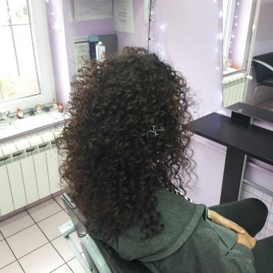 Jovana + #beograd Uvijanje, lokne i talasi Afro lokne - ekstra duga kosa