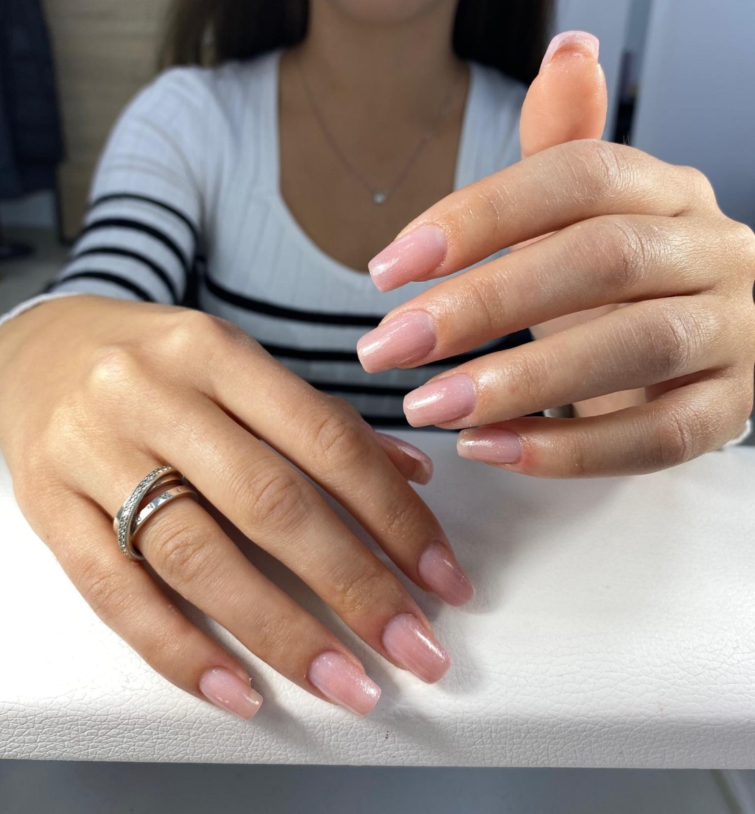 GM Beauty studio #beograd Izlivanje noktiju Izlivanje noktiju gelom - M dužina