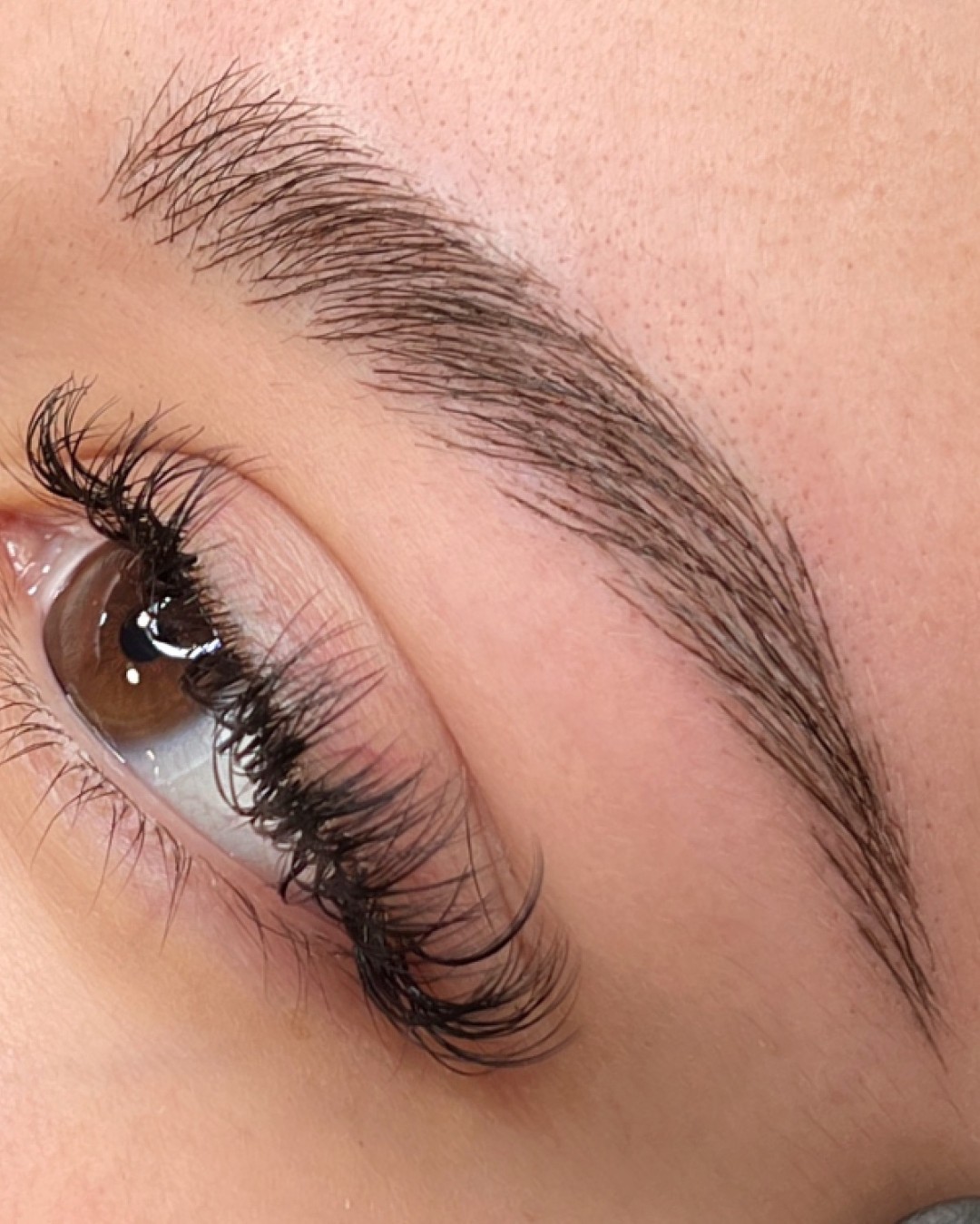 L’AVENUE #beograd Trajna šminka Microblading obrva