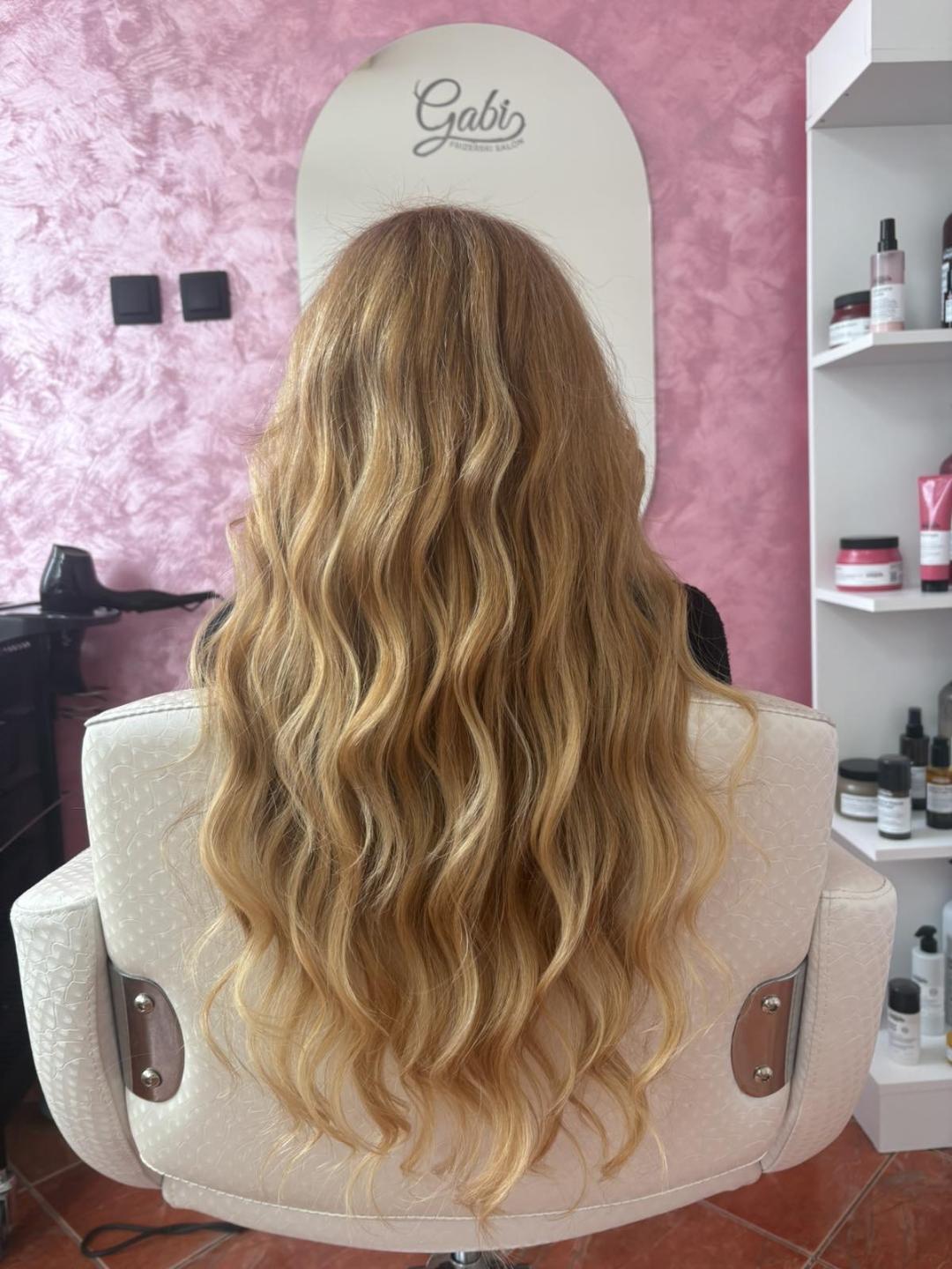 Feniranje na ravno / talase - ekstra duga kosa - Gabi, Novi Sad Feniranje i stilizovanje Frizerski saloni Feniranje i stilizovanje, Novi Sad, Centar - Stari grad