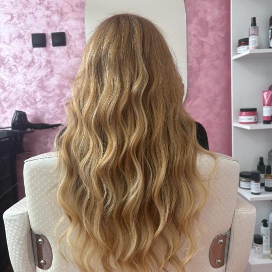 Gabi #novisad Feniranje i stilizovanje Feniranje na ravno / talase - ekstra duga kosa