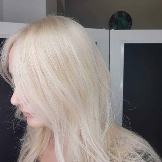 Cut 'n' Go #novisad Blajhanje kose Blajhanje - kosa srednje dužine blajhanje i preliv