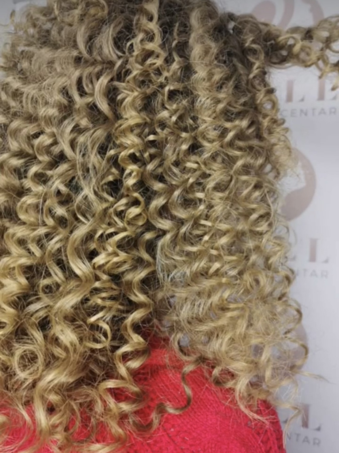 Hill Beauty Centar #beograd Feniranje i stilizovanje Lokne / talasi na presu / figaro - extra duga kosa