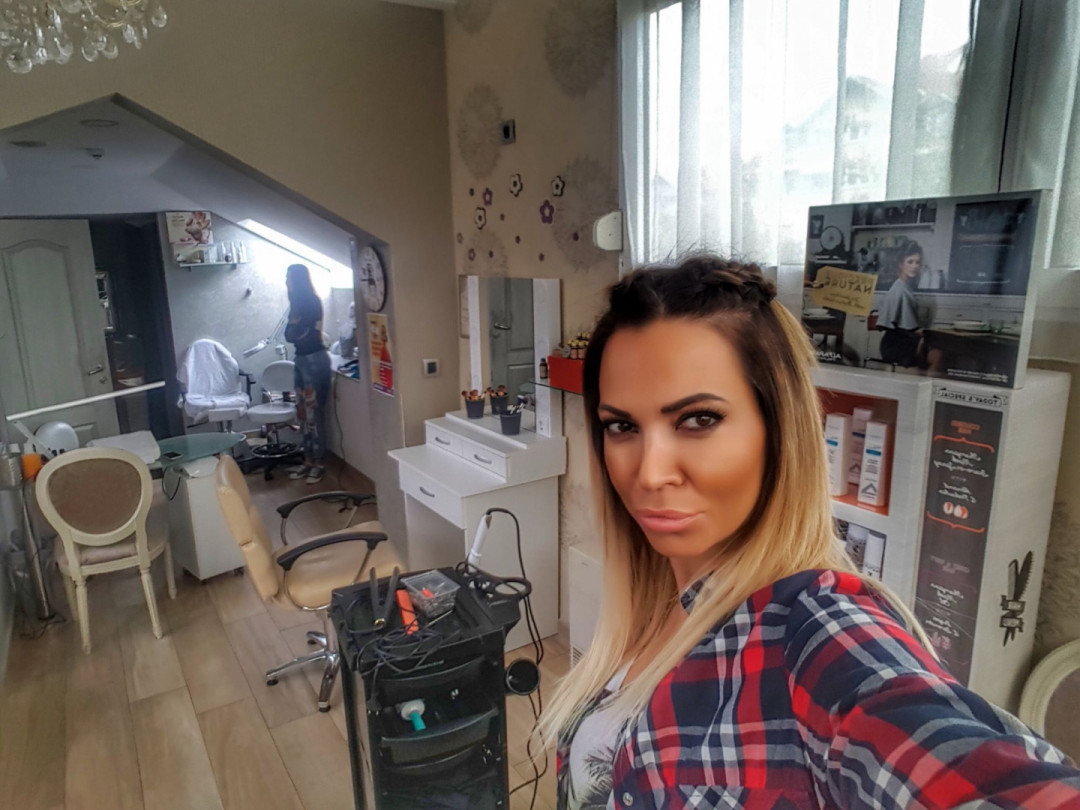 Bibi beauty centar #beograd Make-up / šminkanje Profesionalno šminkanje + veštačke trepavice + svečana frizura