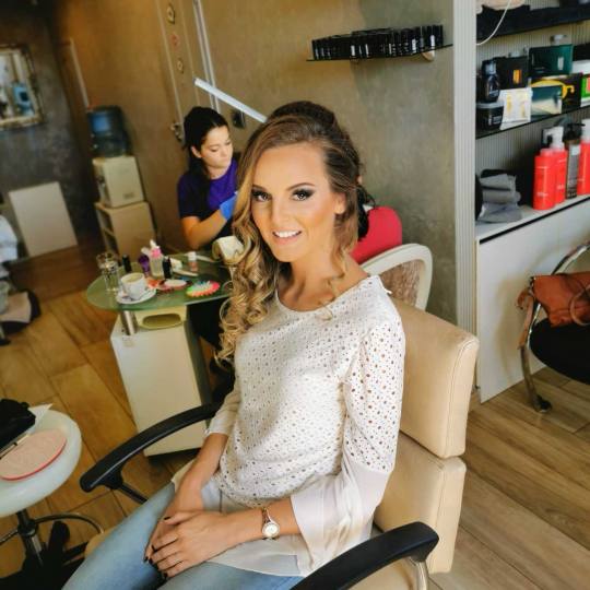 Bibi beauty centar #beograd Svečane i frizure za svadbu Svečana frizura - kosa srednje dužine smi