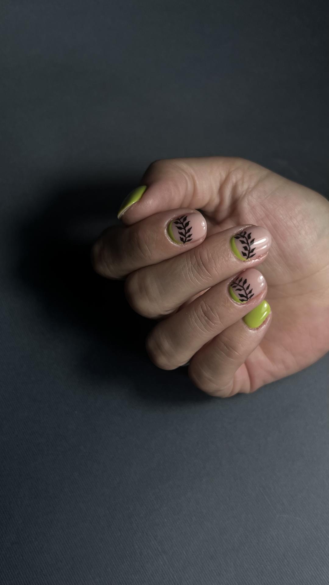 Studio Apejron #novisad Ojačavanje noktiju Ojačavanje prirodnih noktiju gelom - S dužina