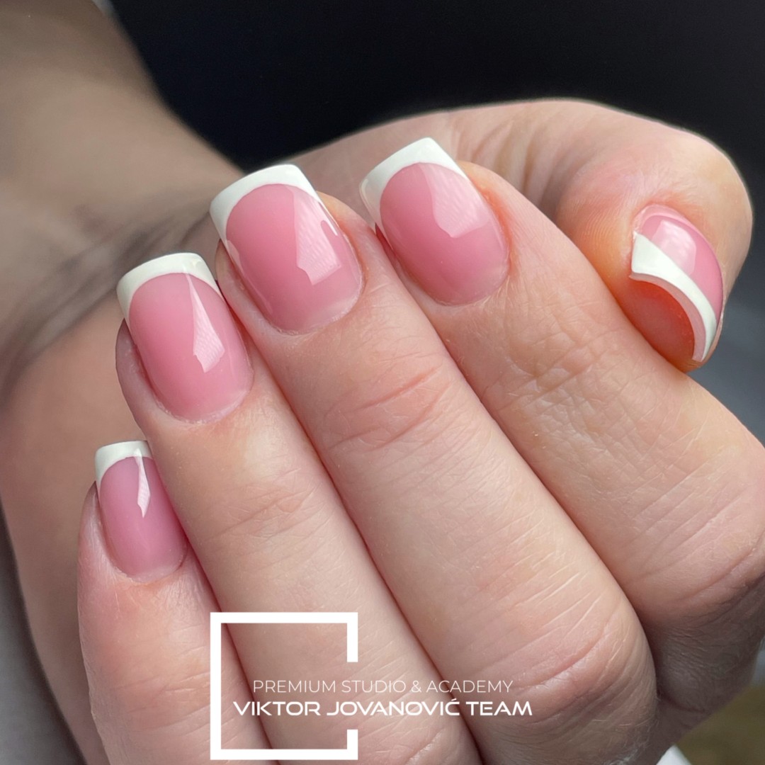 Korekcija noktiju - M velicina - BEAUTY CENTER Viktor Jovanović, Subotica Nadogradnja noktiju Nokti Nadogradnja noktiju, Subotica, Centar
